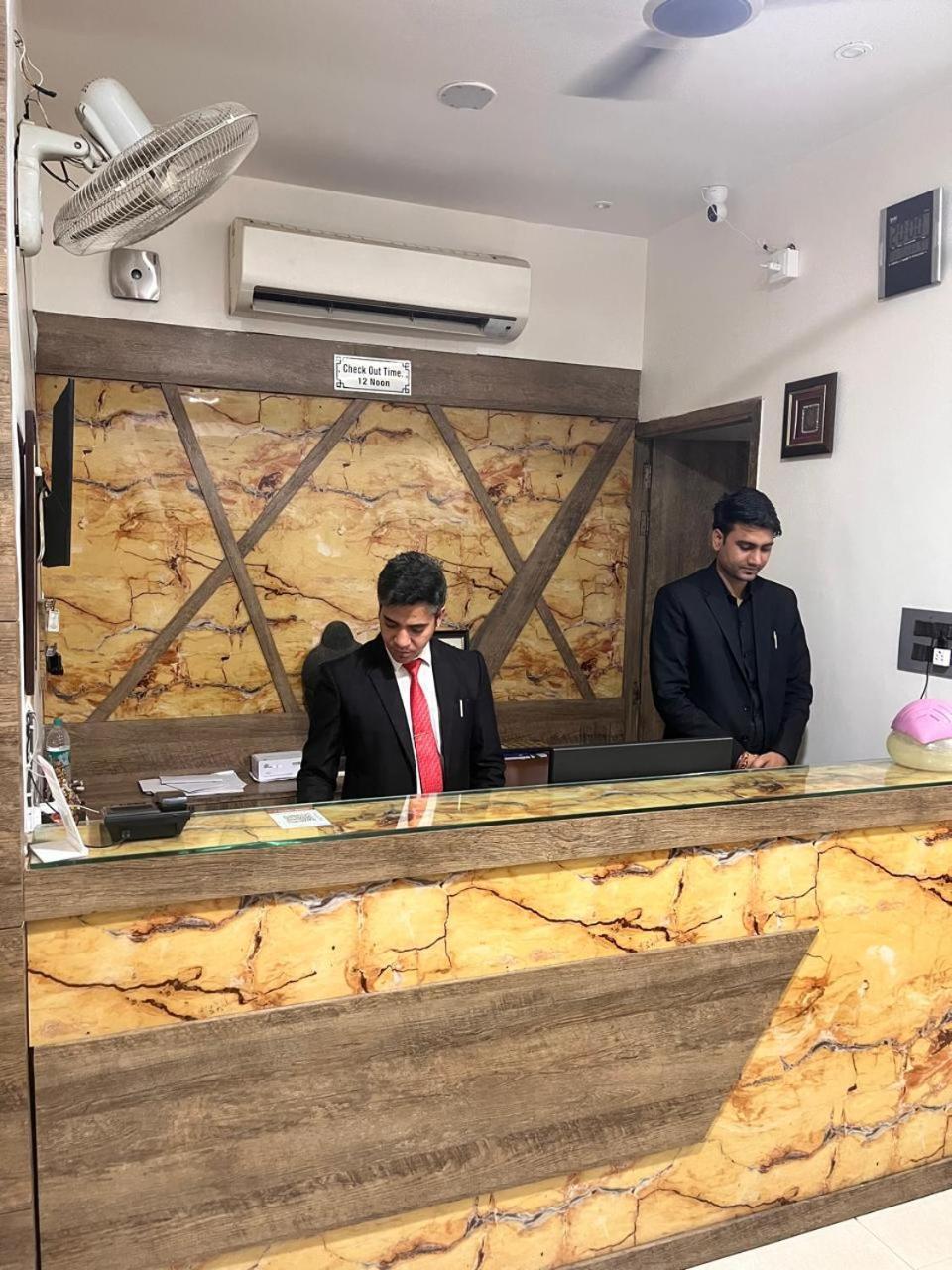 Hotel Parklane Agra (Uttar Pradesh) Exterior foto